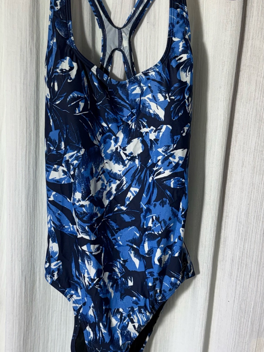 NWT Speedo Women’s One Piece Swimsuit Blue Floral Print Racerback Size 6